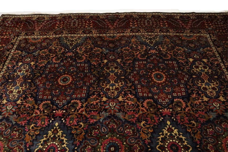 Yâzd-Kễrman Antique Rug - 10'5" x 16'8" gallery