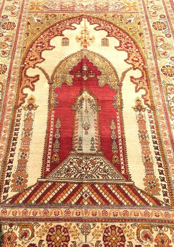 ANTIQUE GORDES RUG Circa : 1890 Size 4' 5" x 6' 6" gallery