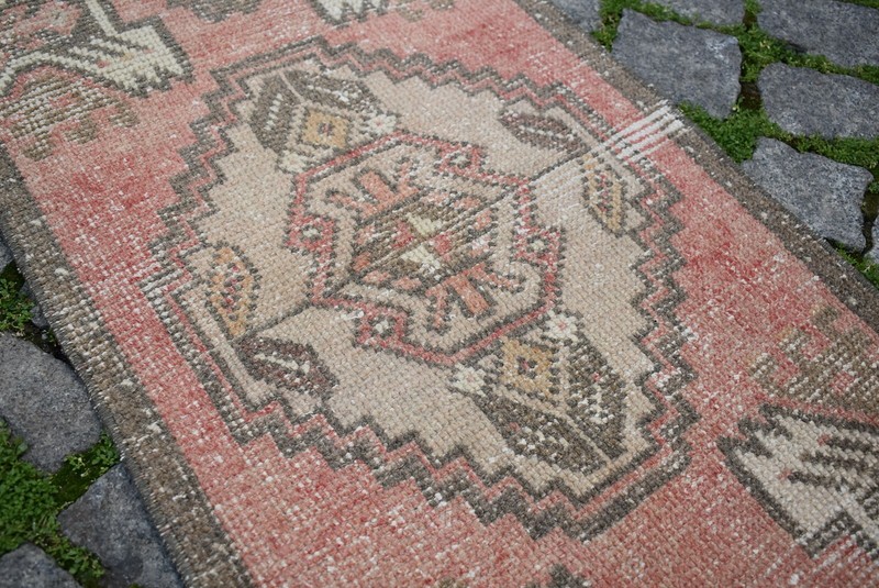 DoorMat Rug,1'6 x 3'0 ft,Turkish Rug, Vintage,Bohemian Rug, Anatolian Oushak Rug gallery