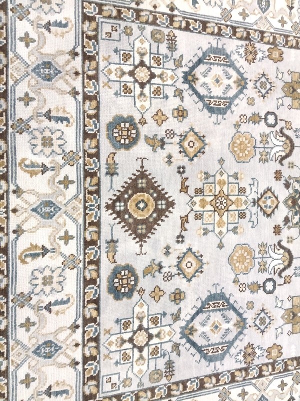 Hand-Knotted Traditional Grey Wool Rug Area Rug for Dining Room or Living Room gallery