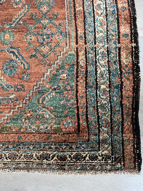 Antique Oriental Rug, coloration and design like that of Heriz Serapi gallery