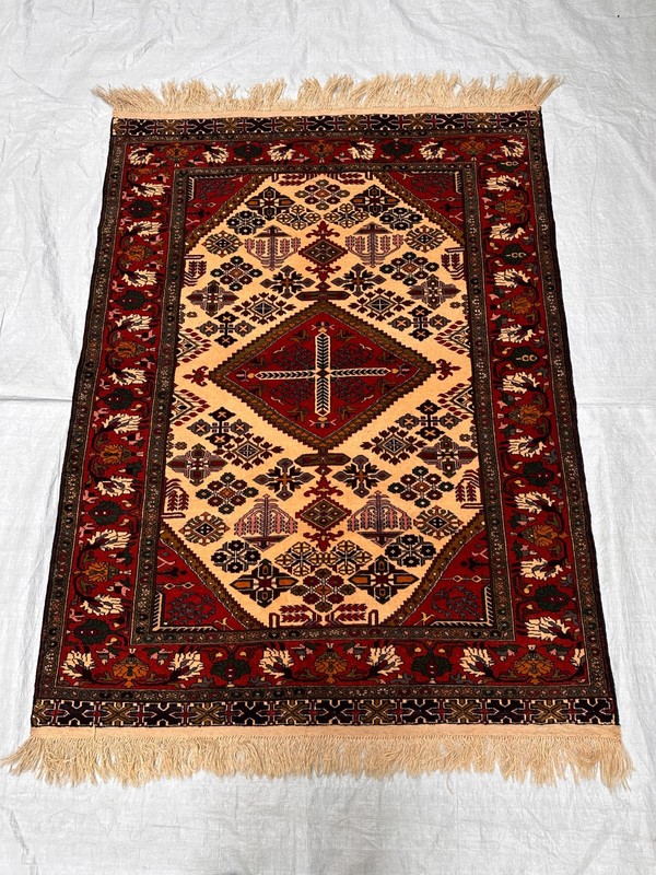 COLLECTORS’ ITEM Gorgeous Vintage Natural Vegetable Fine Quality Shirvan Carpet gallery