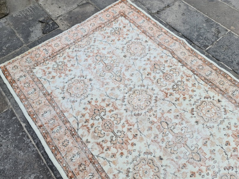 Vintage Turkish Oushak Rug 4x6.7 Ft Distressed Anatolian Medallion Farmhouse gallery