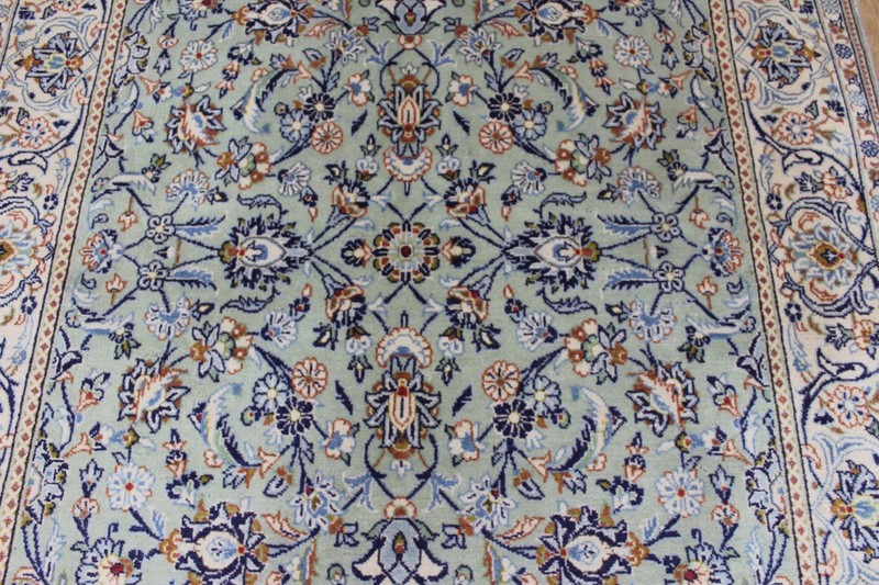 Fine handmade Oriental Keshan rug of superb classic design 215 x 137 cm gallery