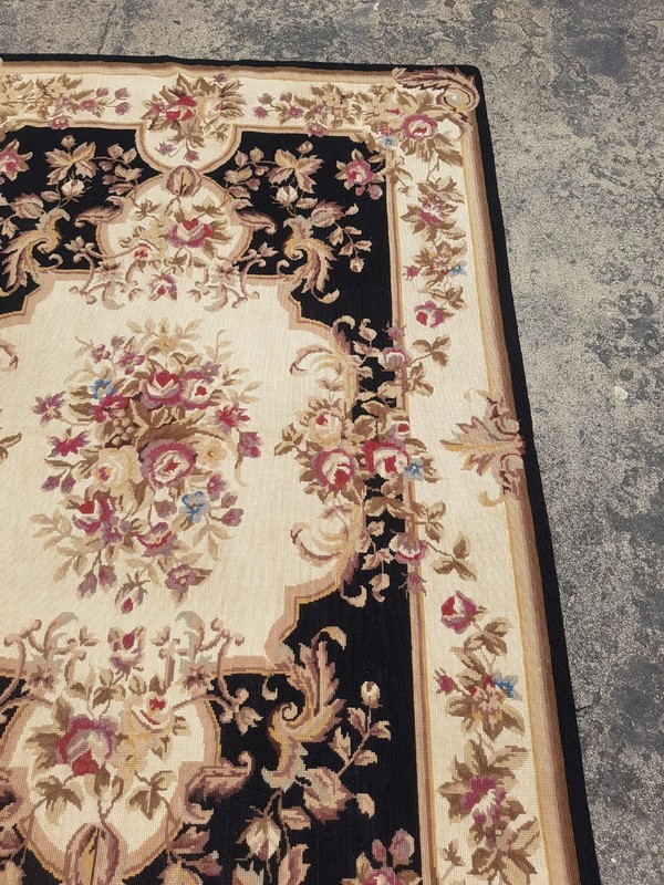 Vintage Handmade French Floral Medallion Needlepoint Wool Rug 177x117 cm gallery