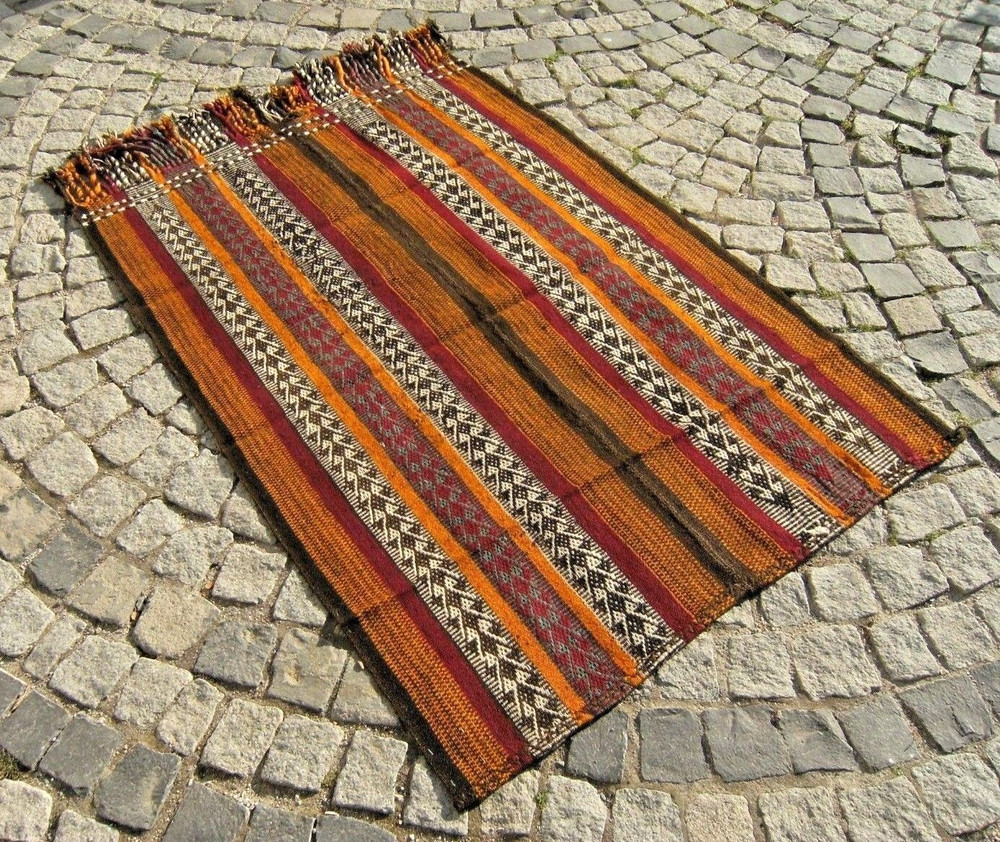 Turkish Rug 40'' x 59'' Vintage East Anatolian Oriental Rug Embroidered Wool Rug