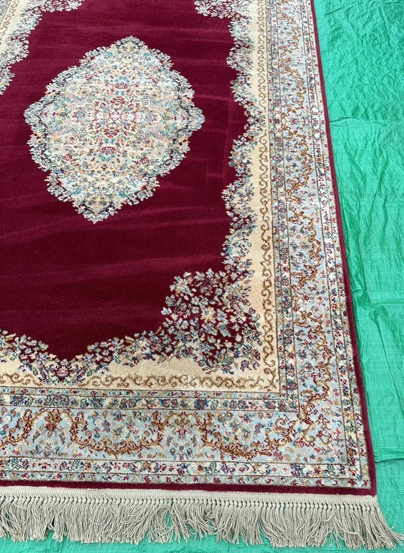 Karastan style 756 Red Kirman Medallion 5’ 9” x 9’ Red Area Rug Excellent Cond. gallery