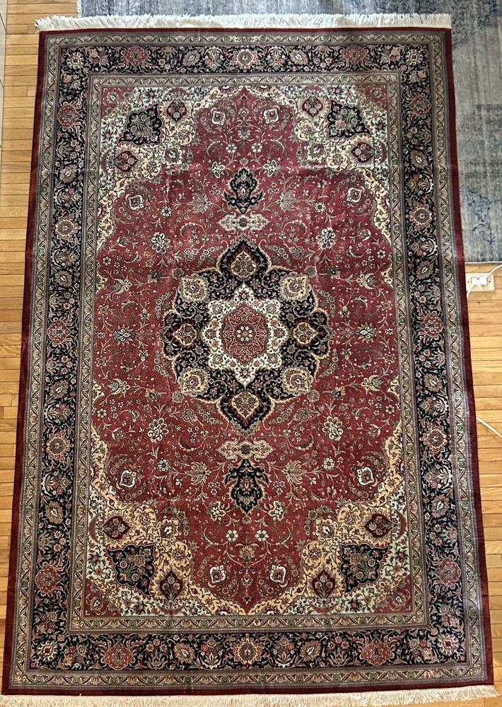 Fine Hand‑Knotted Silk Oriental Rug – Signed – Vintage Masterpiece – 6'8 x 10'3