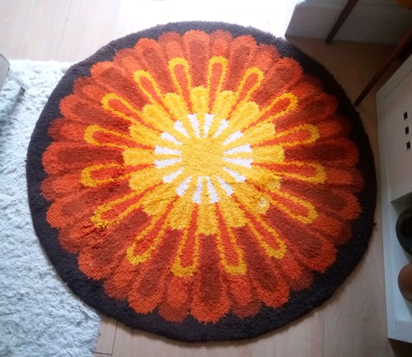 Mid Century Sunburst Rya Rug Rare Round Retro Scandi Scandinavian 1960s 1970s gallery