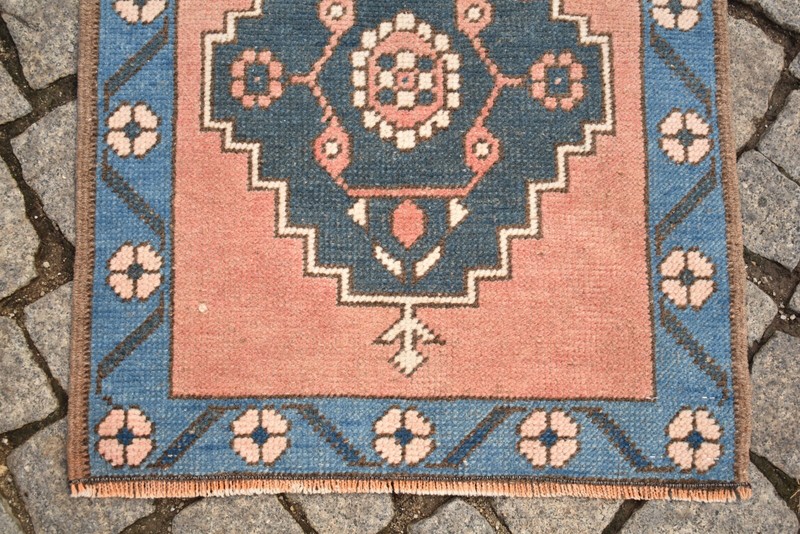 TURKISH RUG 21'' x 25'' VINTAGE ANATOLIAN HAND KNOTTED OUSHAK RUG MUTED DYE RUG gallery