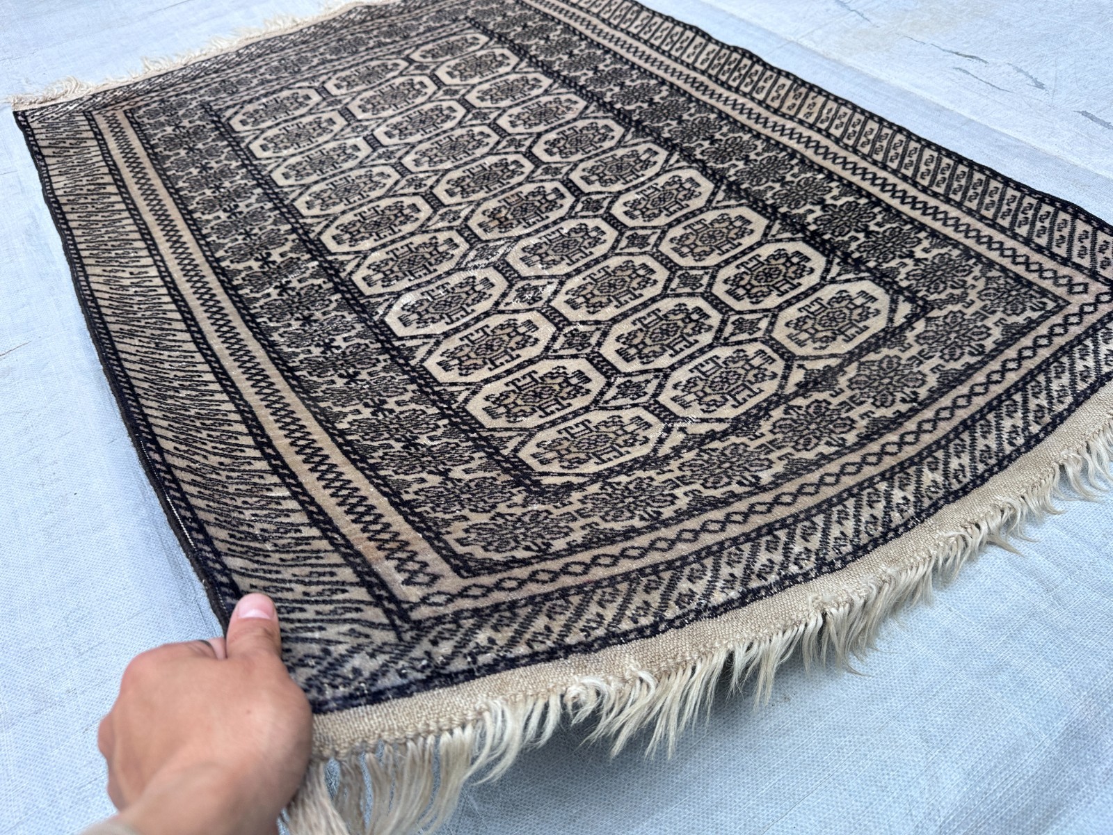 COLLECTORS' ITEM SEMI ANTIQUE BUHARA GEOMETRIC PATTERN FINE WOVEN TRIBAL CARPET gallery