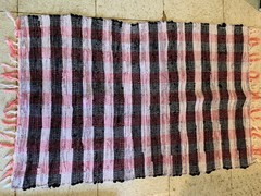 Vintage Hand-Loomed Rag Rug – Vibrant Pink & Black – 28″ x 40″