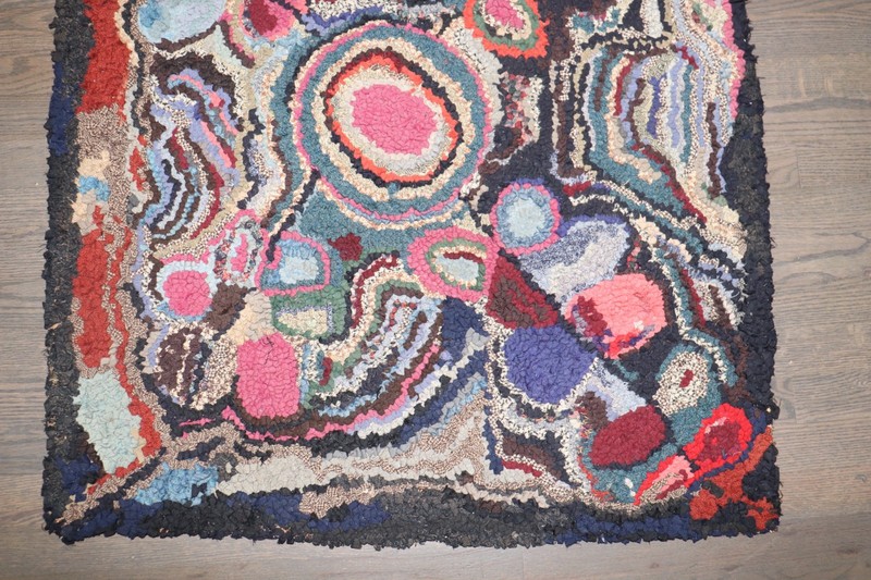 Vintage Psychedelic Floral American Hook Hooked Square Rug Size 2'10''x3'2'' gallery