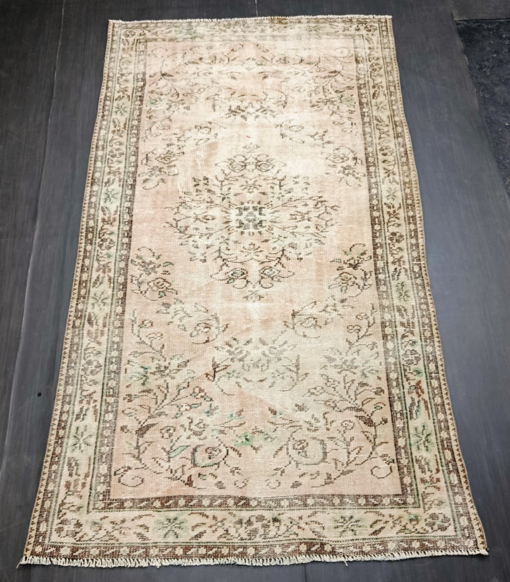 Turkish Vintage Beige Rug, 4.6x8.2ft, Antique Handmade Beige Medallion Carpet, gallery