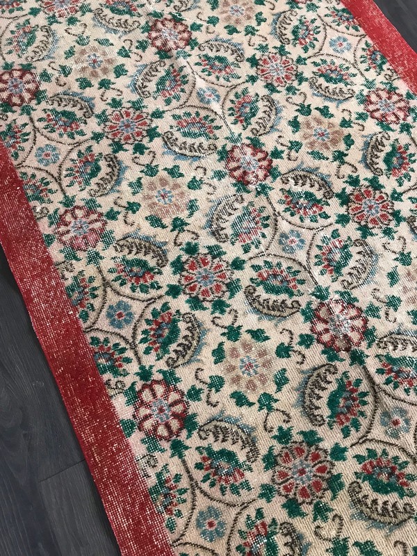 3.7x6.5 Medium Vintage Turkish Flower Wool Rug gallery