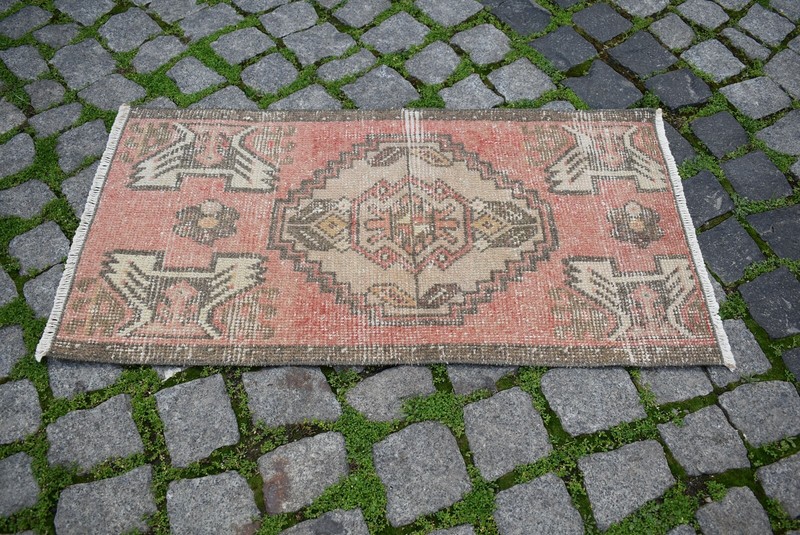 DoorMat Rug,1'6 x 3'0 ft,Turkish Rug, Vintage,Bohemian Rug, Anatolian Oushak Rug gallery