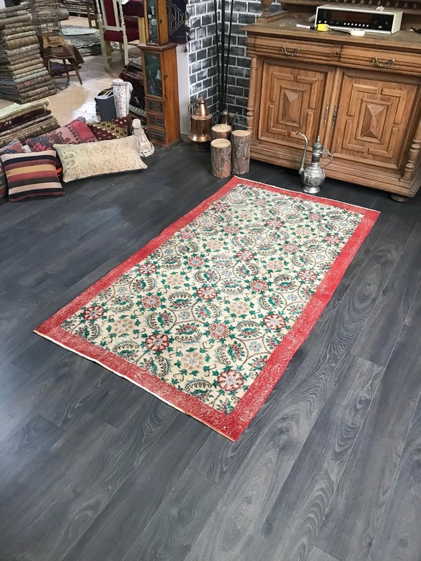 3.7x6.5 Medium Vintage Turkish Flower Wool Rug gallery