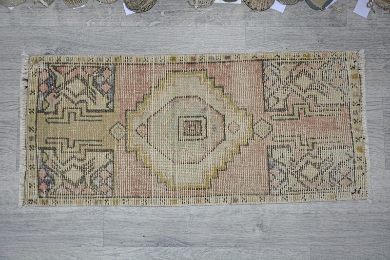 Vintage Turkish Oushak Rug 1'3x3'2 ft, Pink Boho Modern Rug gallery