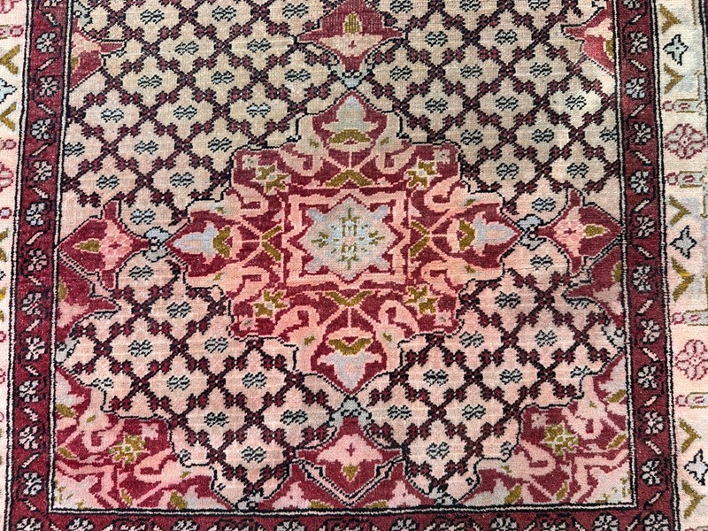 200 X 110 cm COLLECTORS' ITEM Vintage Kaisary Turkish Carpet gallery