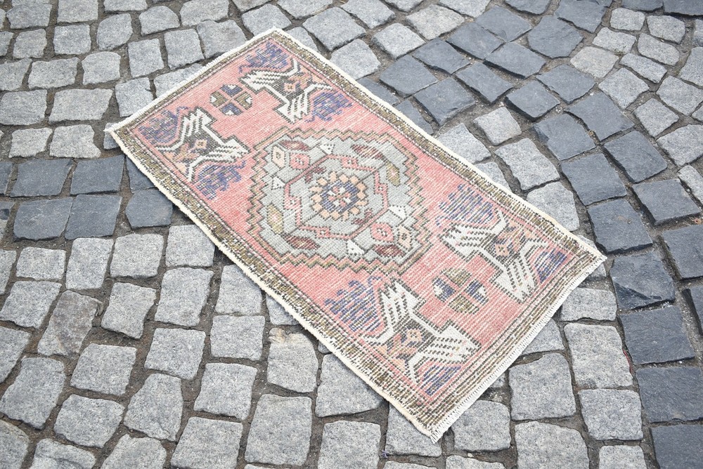 Turkish Rug 19'' x 37'' Vintage Small Rug Anatolian Oushak Rug Wool Low Pile Rug