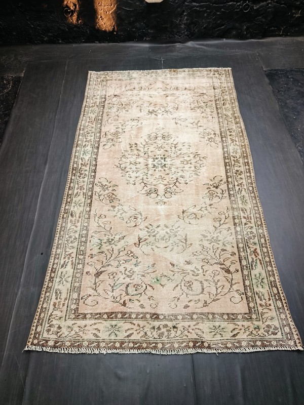 Turkish Vintage Beige Rug, 4.6x8.2ft, Antique Handmade Beige Medallion Carpet, gallery
