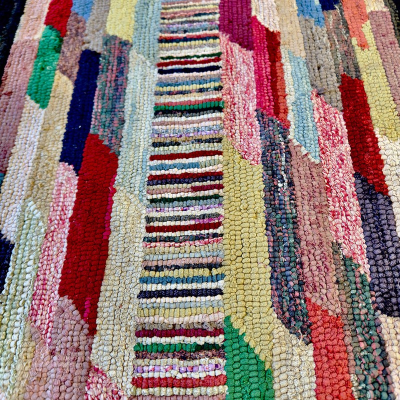 A BEAUIFUL ANTIQUE AMERICAN HOOKED RUG 2x4ft circa 1900 gallery