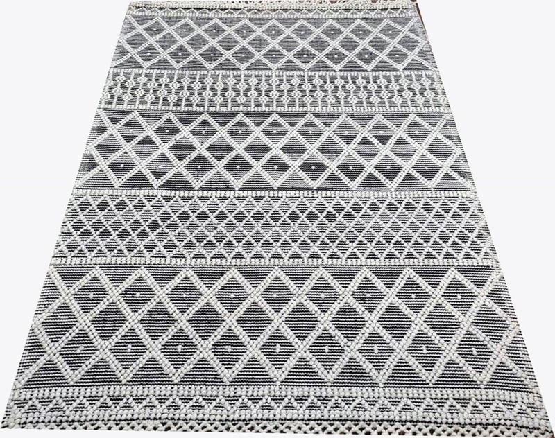3.3x5,4x6,6x9,5x6.7,2.6x4,2.3x5 Handmade Black Ivory Hand-Woven Area Rug gallery