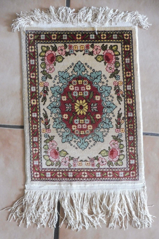 Hereke Silk Carpet, Noble, Small Oriental Carpet, High Quality And Like New gallery
