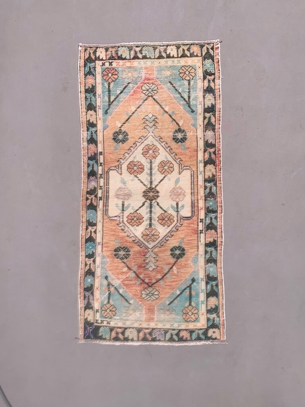 Shabby Turkish Oushak Rug 164x77 cm vintage carpet Ushak Region Medium gallery
