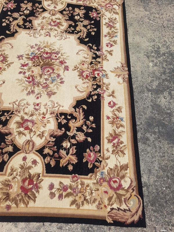 Vintage Handmade French Floral Medallion Needlepoint Wool Rug 177x117 cm gallery