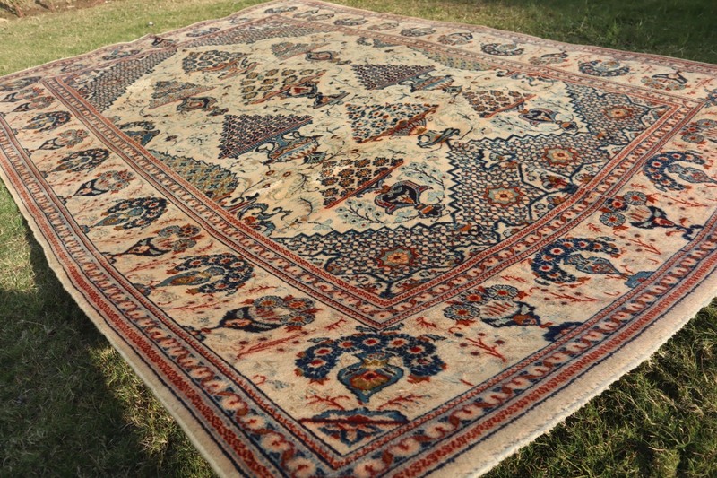 9.5 X 6.5 foot COLLECTORS ITEM Vintage Stunning Oriental Habibian Floral Carpet gallery