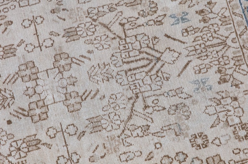 Antique Oushak 95x130 cm (3'1" x 4'3"), Turkish Handmade Wool, 60+ Years Old gallery
