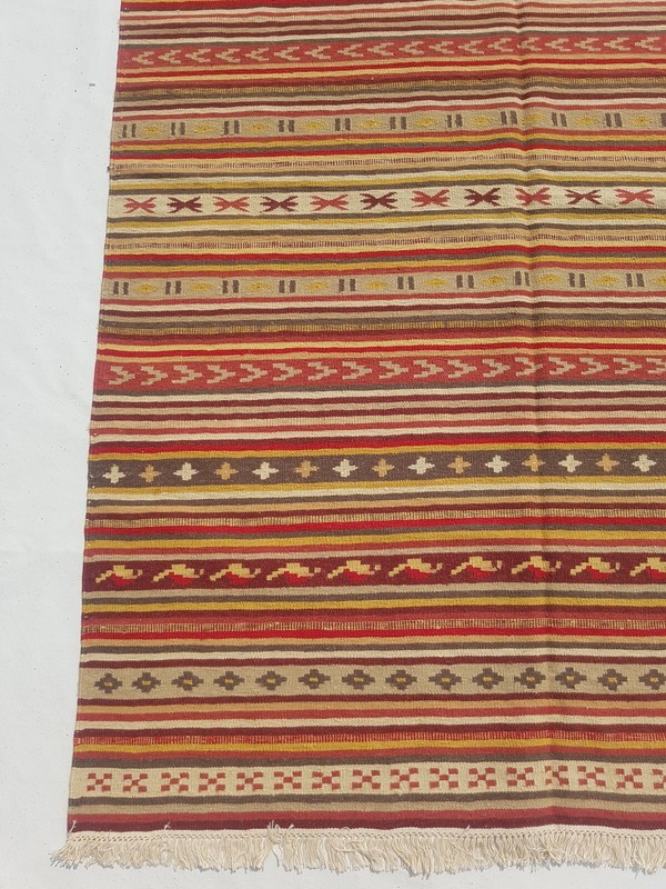 Vintage Traditional Handcrafted Turkish Kilim Rug for Home Décor 202x141 cm gallery