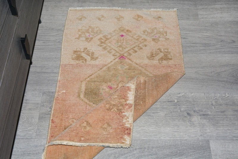 Vintage Turkish Mini Rug 1'7x3'1 ft | Small Oushak Rug | Distressed Doormat gallery