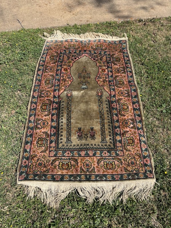 Turkish Silk Rug 2.6 x 4, Medallion, Pink and Ivory, Fine, Silk gallery