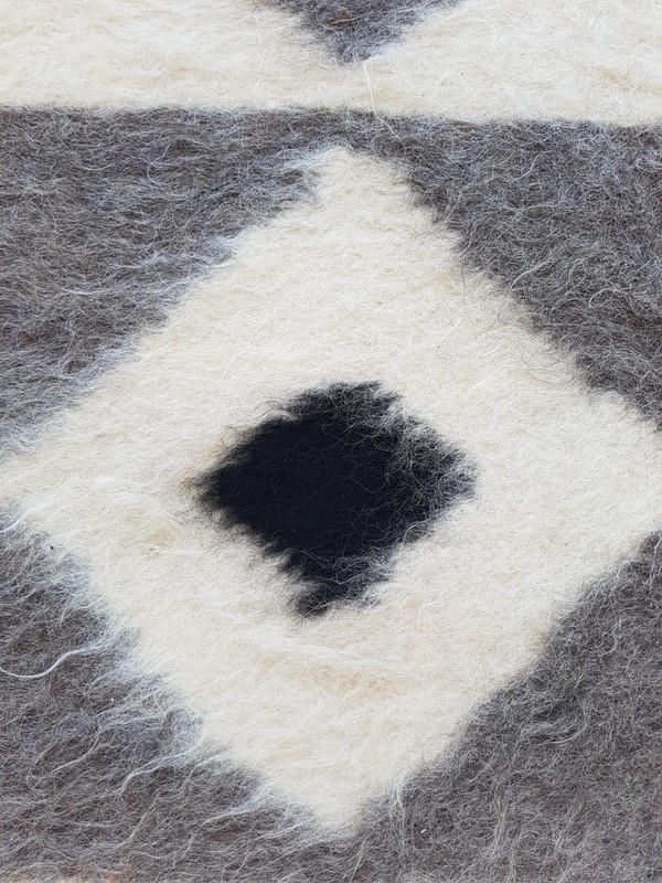 Vintage Handmade Moroccan Tribal Wool Kilim Rug 201x140 cm gallery