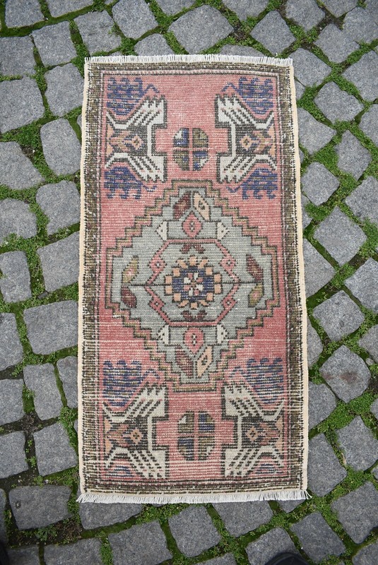 DoorMat Rug,1'6 x 3'1 ft,Turkish Rug, Vintage,Bohemian Rug, Anatolian Oushak Rug gallery