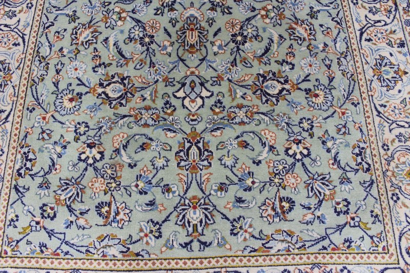 Fine handmade Oriental Keshan rug of superb classic design 215 x 137 cm gallery
