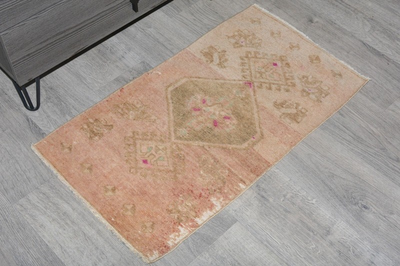 Vintage Turkish Mini Rug 1'7x3'1 ft | Small Oushak Rug | Distressed Doormat gallery