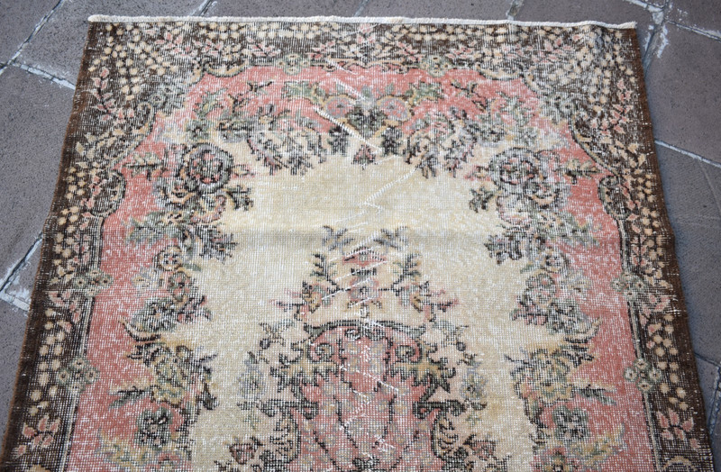 Turkish Rug 46'' x 82'' Vintage Muted Dye Oushak Rug Hand-knotted Wool Rug gallery