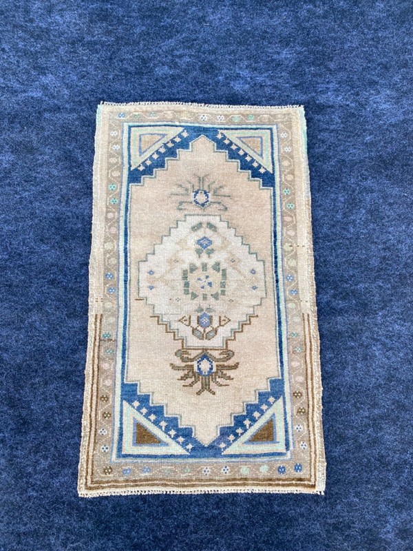 1’8”x2’11” feet small Rug, wool rug, Oushak rug, Vintage rug, doormat rug, gallery