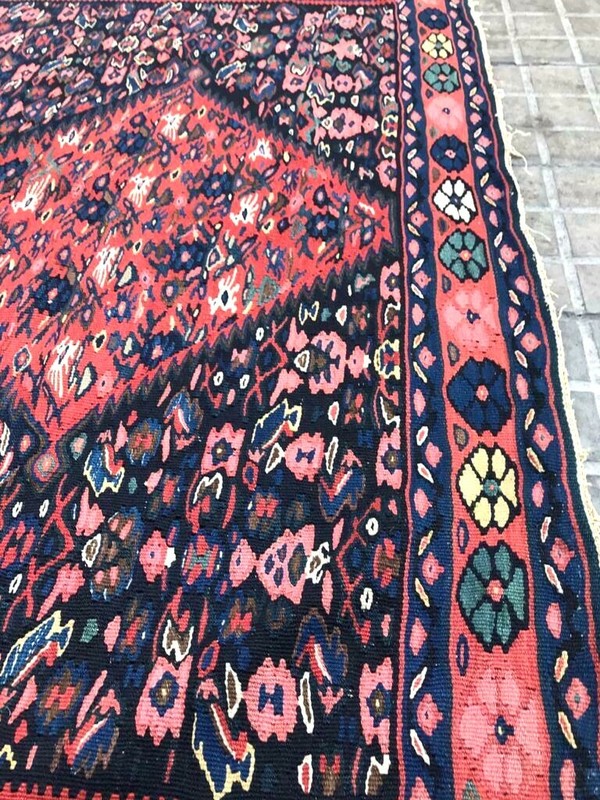 ANTIQUE SENNEH KILIM ( HIGH QUALITY FINISH ) Circa :1930 Size : 4' 11" x 6' 10' gallery