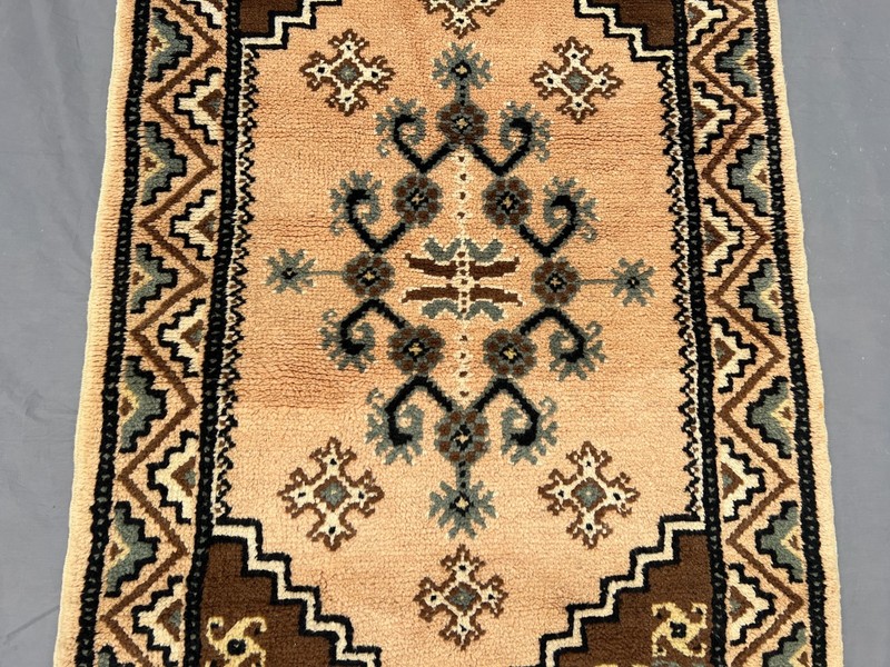 2'7x4'7 ft Turkish Hand Knotted Rug Moroccan Style Tribal Wool Soft Pile Rug gallery