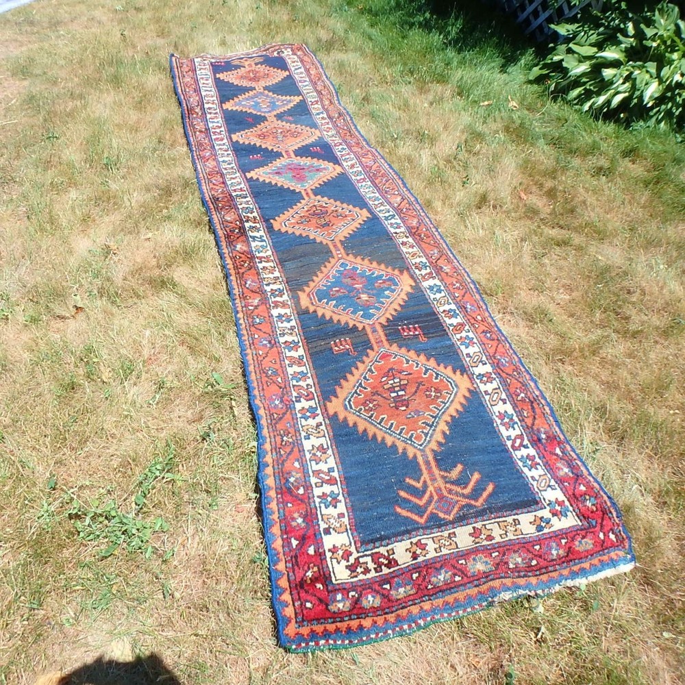 Oriental Runner Carpet Rug; 11' by 33"; Medallions; Hand Knotted