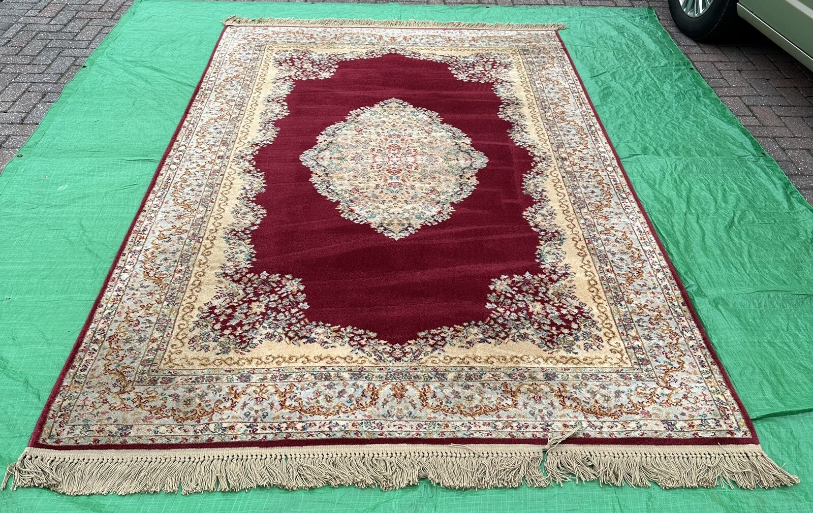 Karastan style 756 Red Kirman Medallion 5’ 9” x 9’ Red Area Rug Excellent Cond. gallery