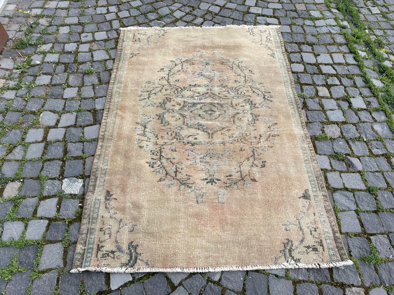 Home Decor Rug, Turkish Vintage Rug, Boho Decor Rug,4,2 x 6,2 ft gallery