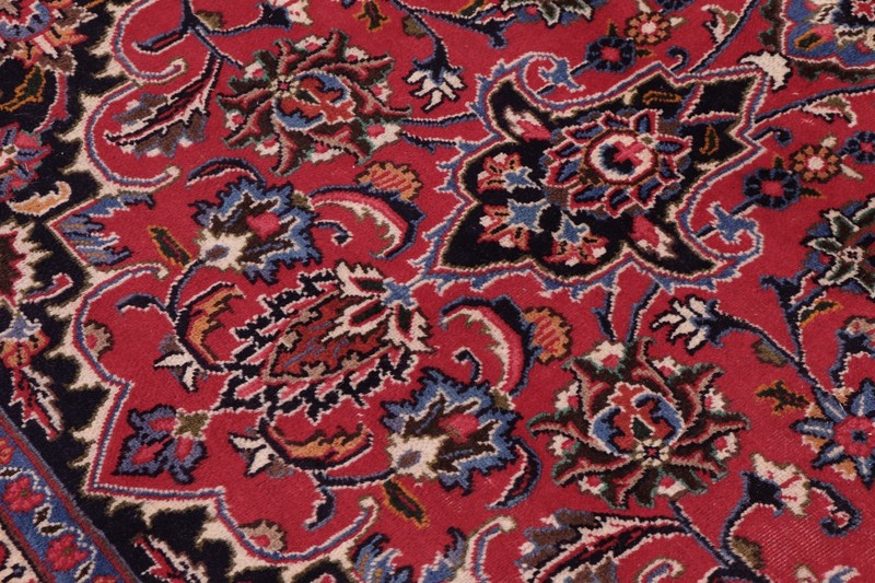 Striking 9'7" x 12'9" Hand-Knotted Wool Area Rug - Traditional Medallion gallery
