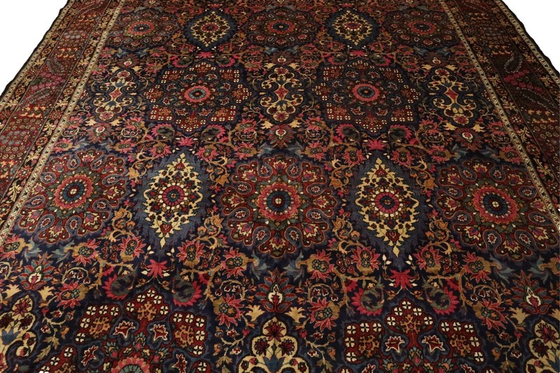 Yâzd-Kễrman Antique Rug - 10'5" x 16'8" gallery