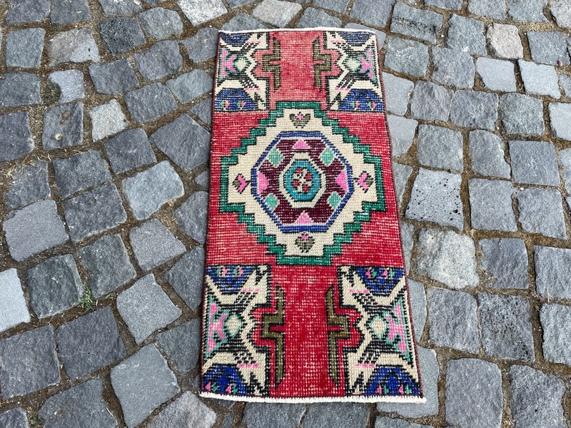 Turkish Vintage Small Rug Handmade Wool Bohemian Bath Mat Rug 1,2 x 2,6 ft gallery