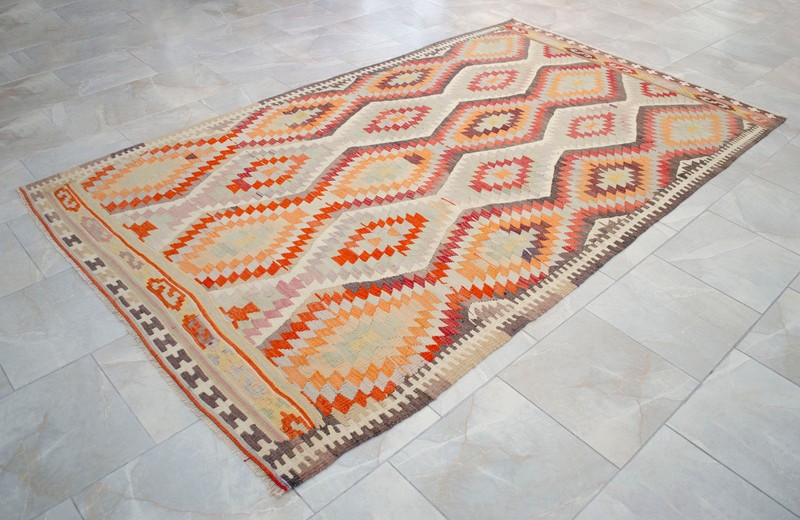 Vintage Turkish Rug Kilim Hand Woven Living Room Rug Home Decor - 5′8″ × 9′6″ gallery